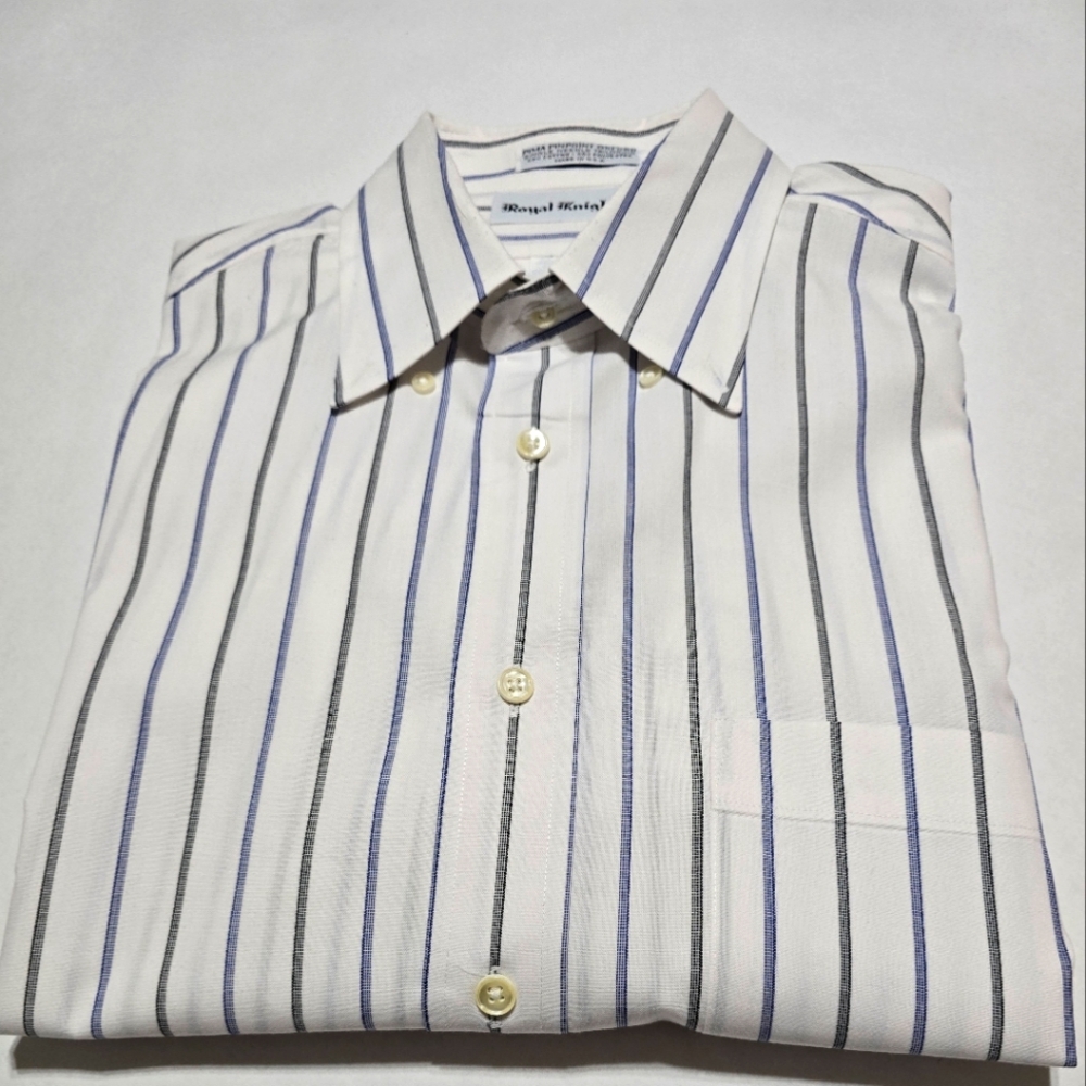 White Dress Shirt with Vertical Stripes and Pointed Collar